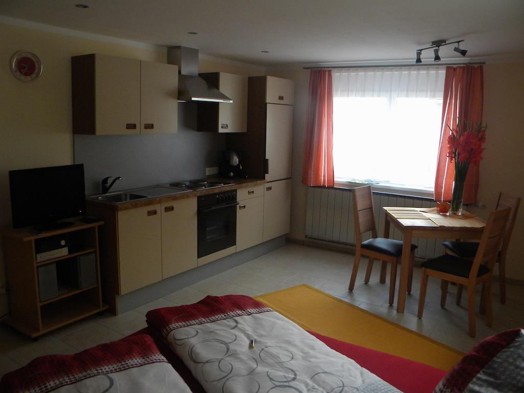 Haus Kinsperger Apartment Klosterle am Arlberg Cameră foto